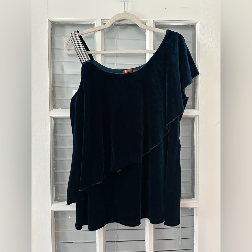 Belldini Women's 1X Navy Blue‎ Velvet One Sleeve Embellished Blouse | SKU 0779
